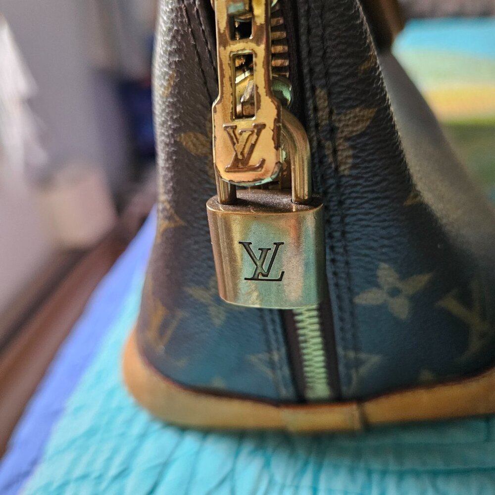 Louis Vuitton Alma - Picture 7 of 7